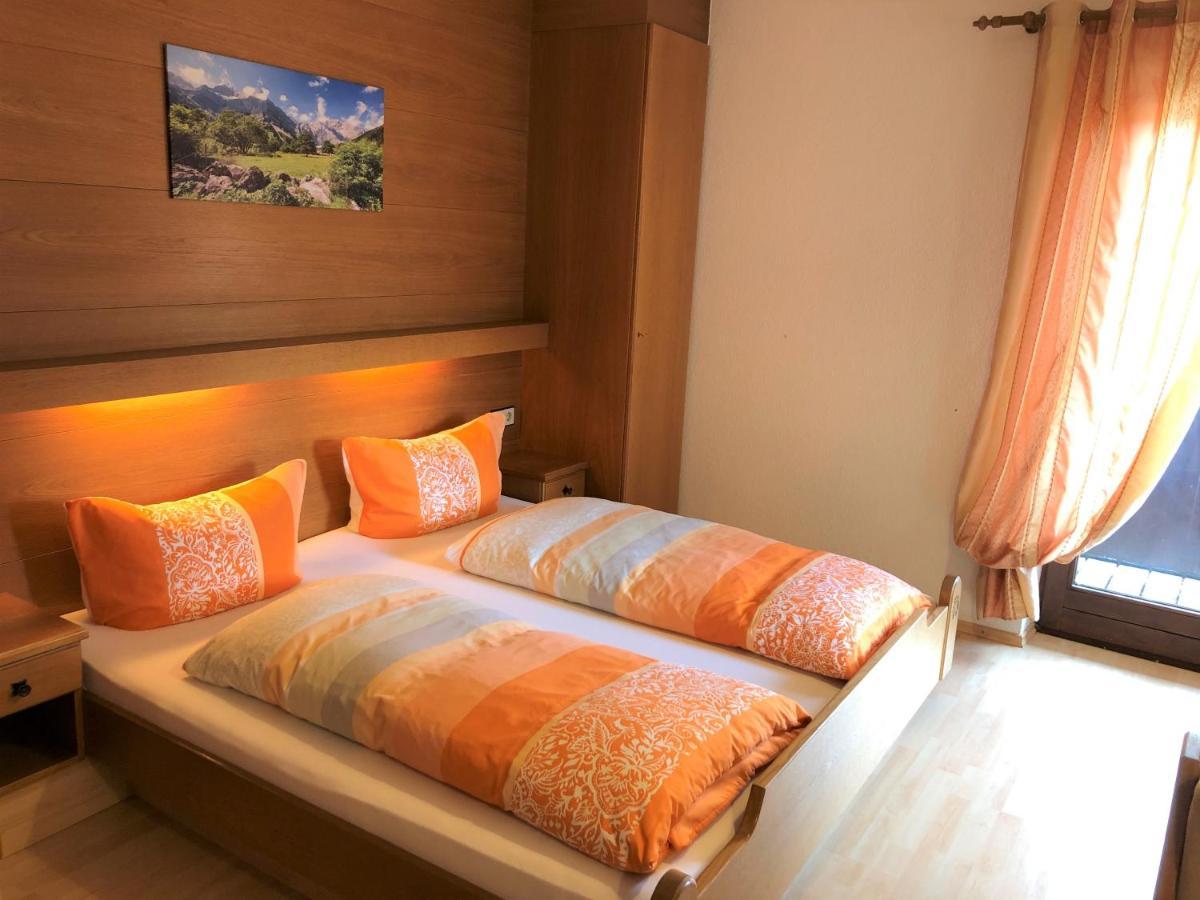 Gaestehaus Am Kurparkweg Otel Reit im Winkl Dış mekan fotoğraf