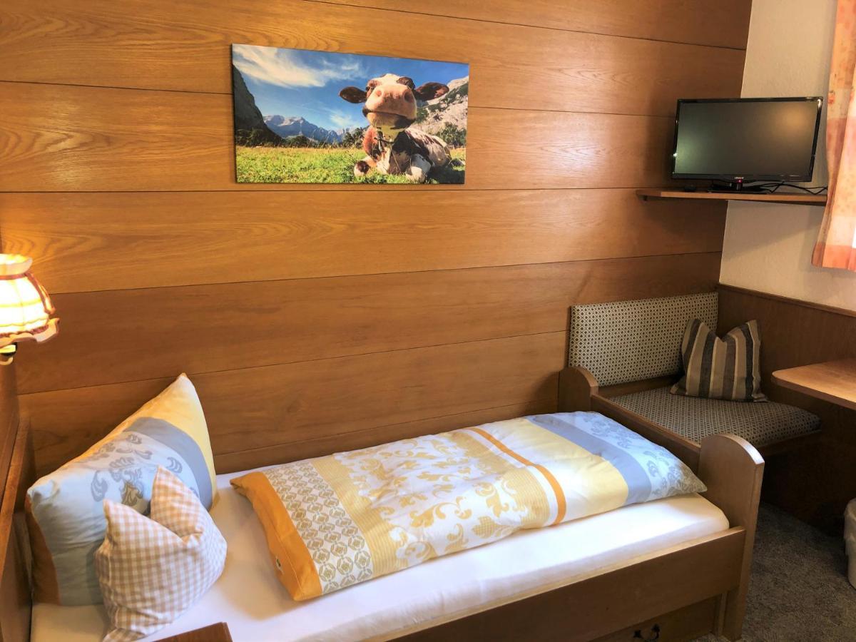 Gaestehaus Am Kurparkweg Otel Reit im Winkl Dış mekan fotoğraf