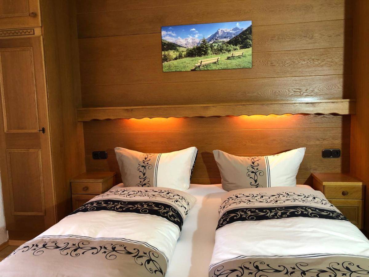 Gaestehaus Am Kurparkweg Otel Reit im Winkl Dış mekan fotoğraf