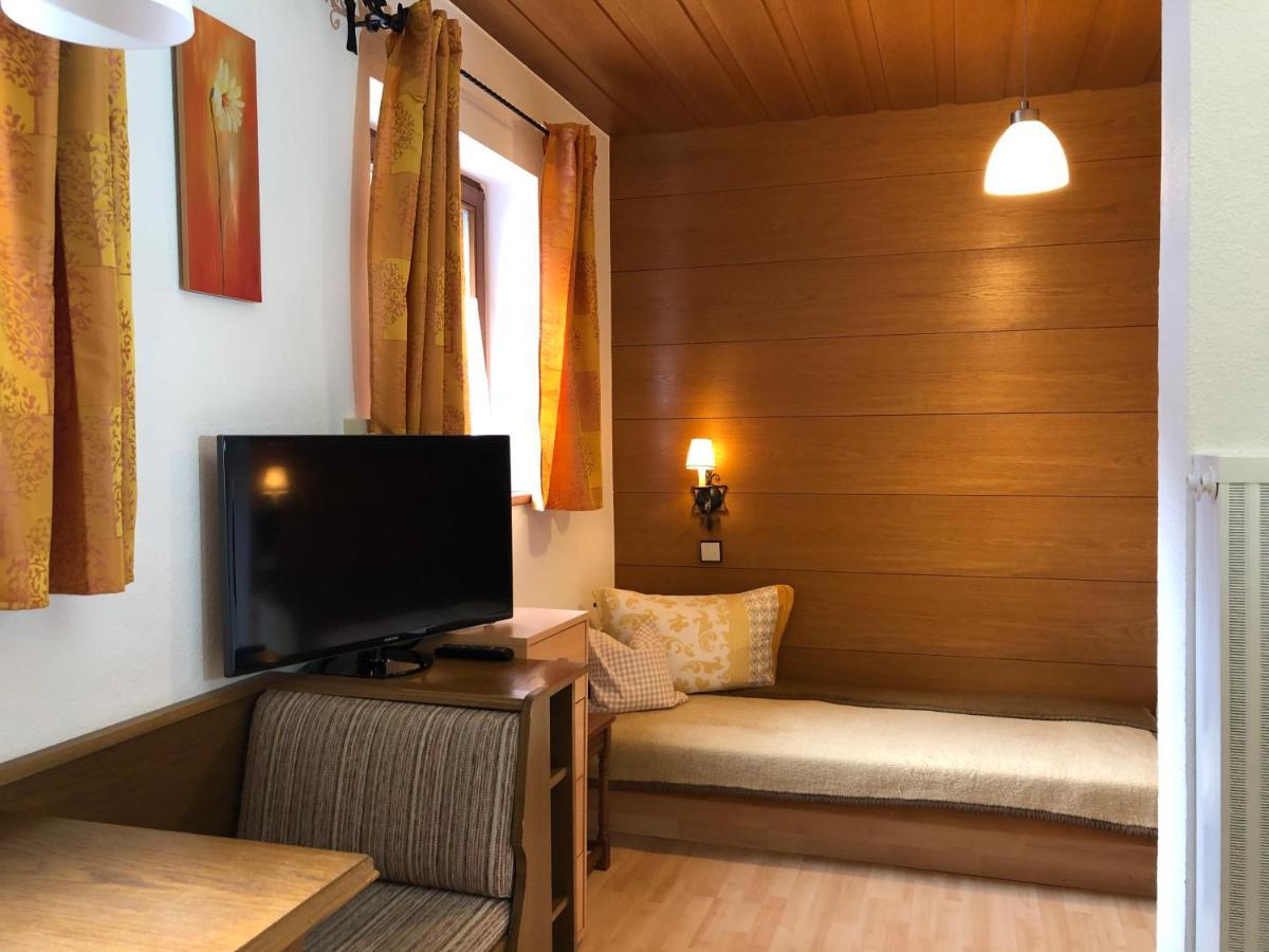 Gaestehaus Am Kurparkweg Otel Reit im Winkl Dış mekan fotoğraf